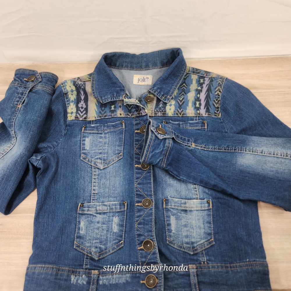 Women's‎ LG Short Style Distressed Stretch Denim Jacket With Southwestern Detail